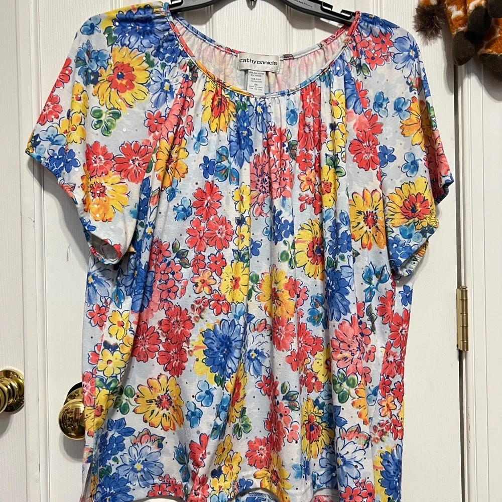 Cathy Daniels Women's Floral Top - Multicolor - Picture 1 of 3